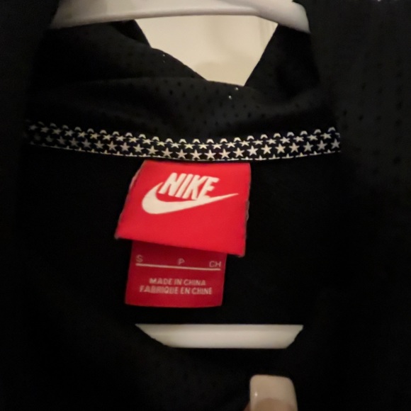 Nike black comfortable jacket for sale men’s size small fits like medium - Picture 4 of 7